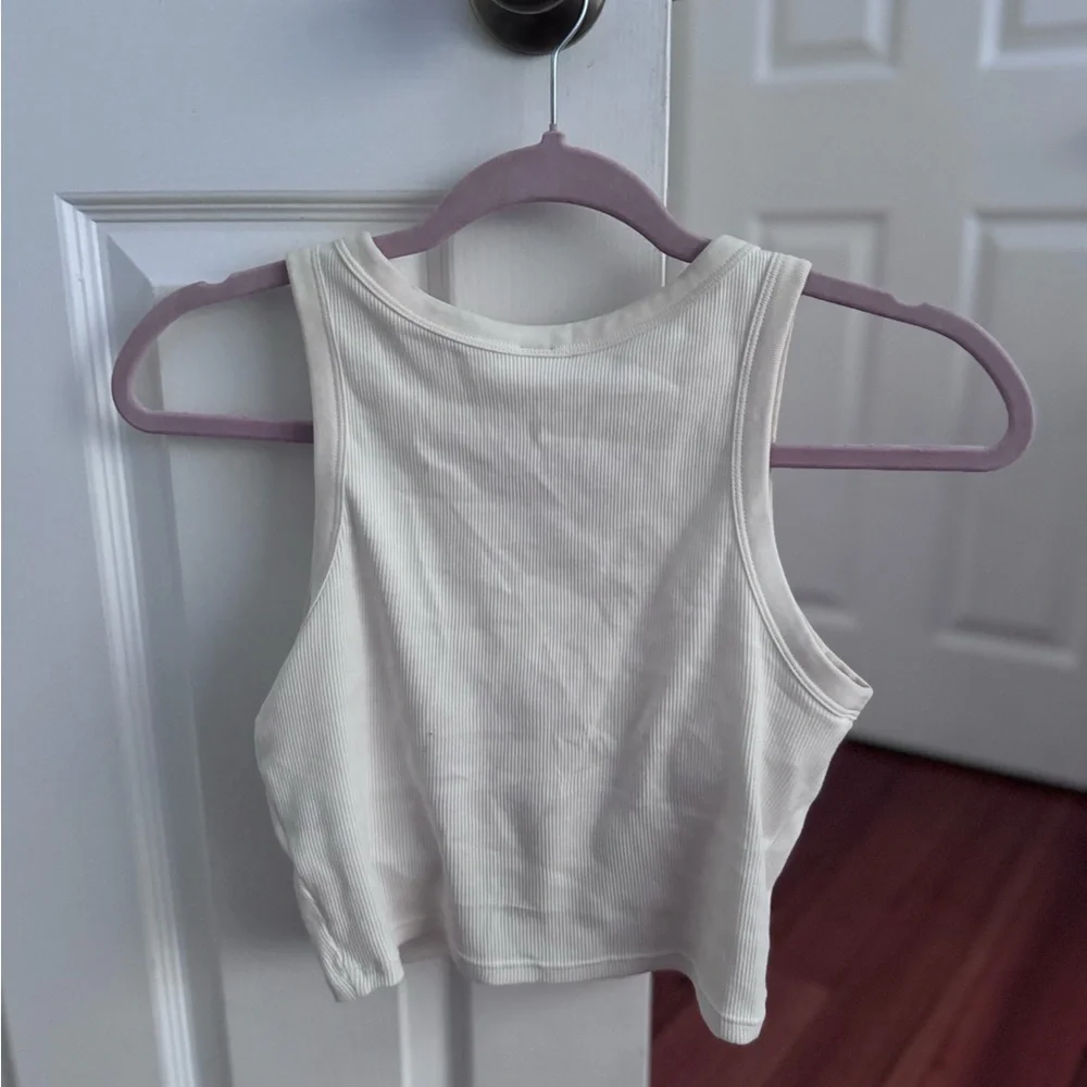 Uniqlo Ribbed Cropped Sleeveless Bra Top - Picture 3 of 3